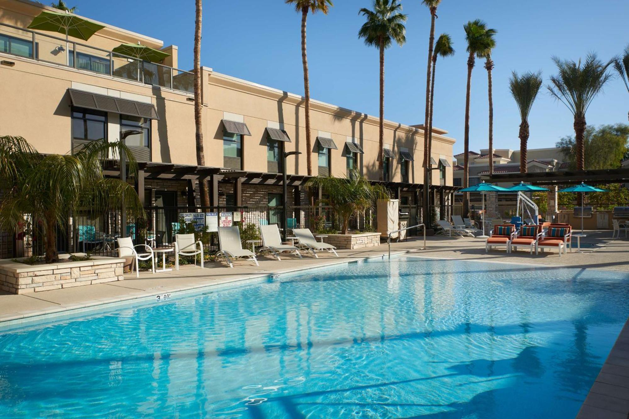 Hampton Inn & Suites Scottsdale On Shea Blvd Exterior photo